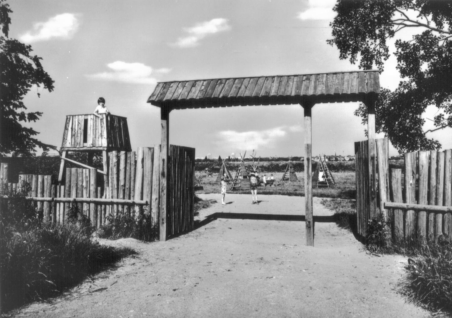 Ansichtskarte: Indianerdorf im Südpark